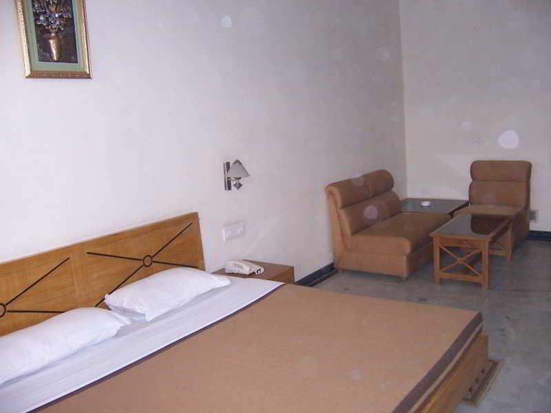 Chandīgarh The Komfort Inn מראה חיצוני תמונה